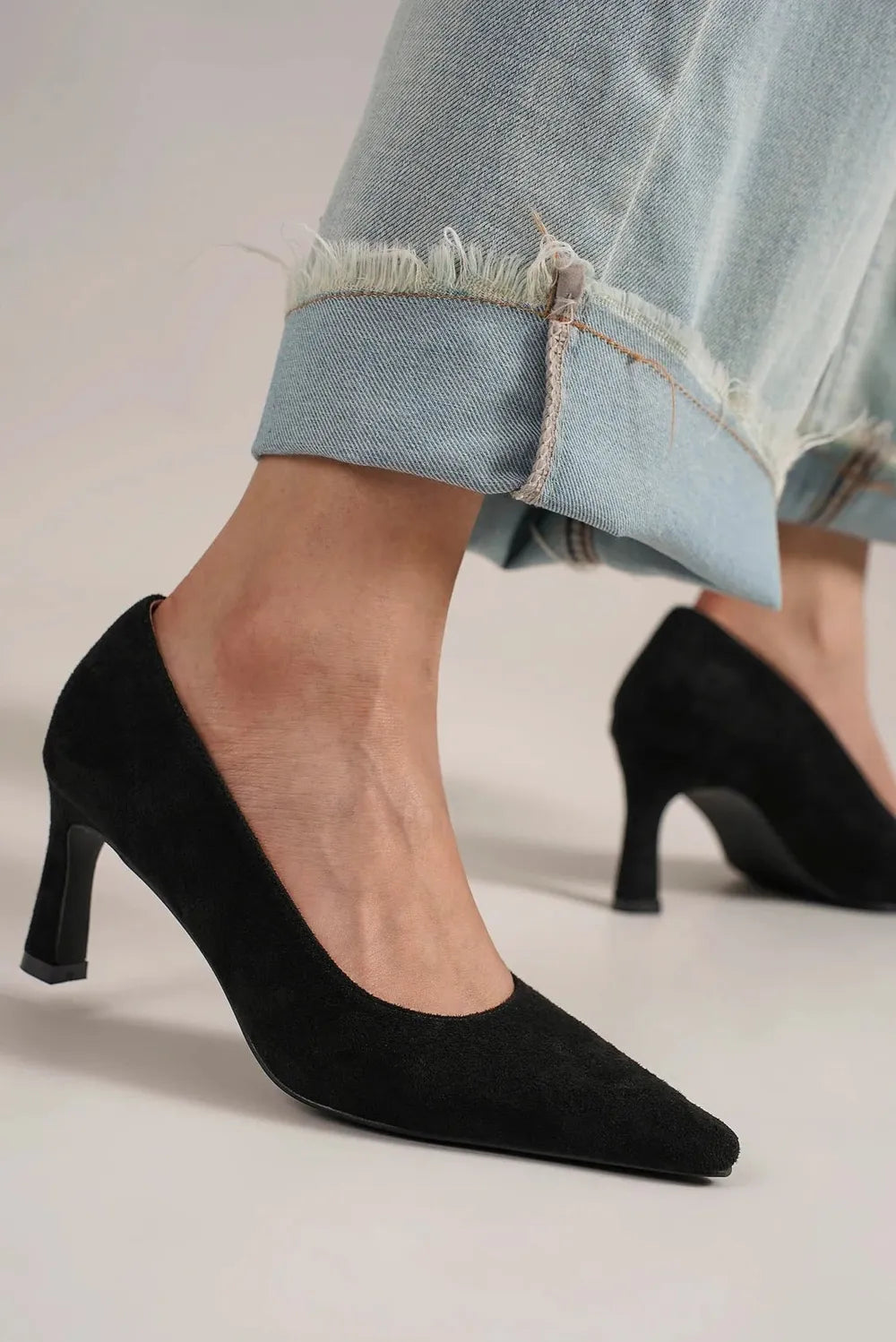 Fashion Faux Suede Point Toe Pumps