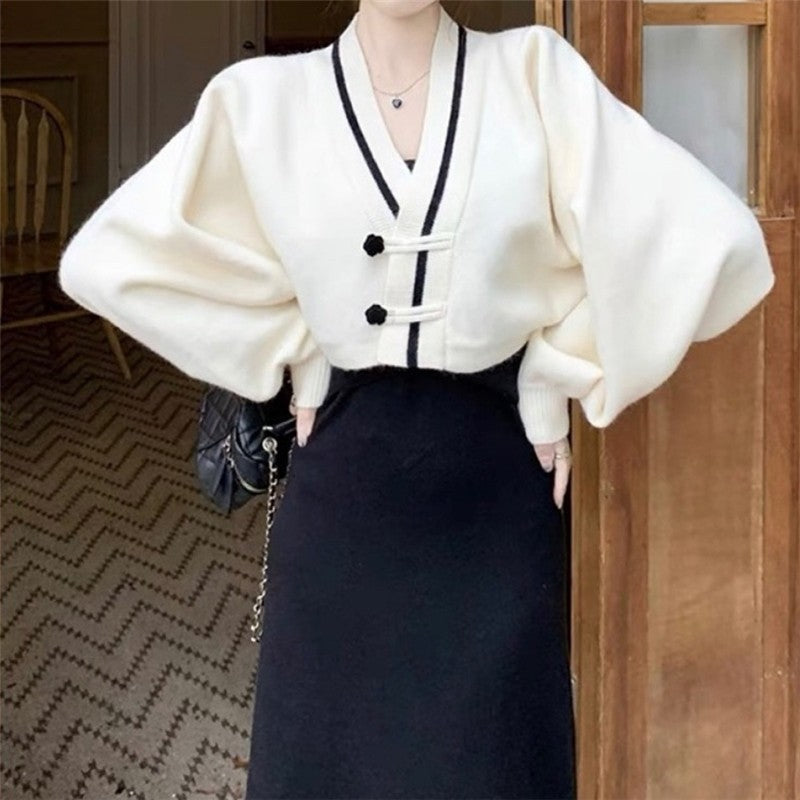 Contrast Color Long Sleeve V-Neck Chinese Knot Buttons Short Knitted Sweater