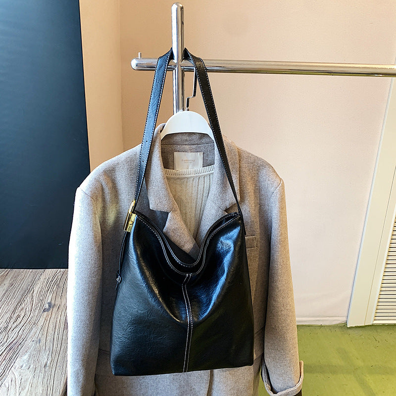 Korean-Style Large Capacity Textured PU Leather Bucket Shoulder Bag | Retro Soft Leather Handbag