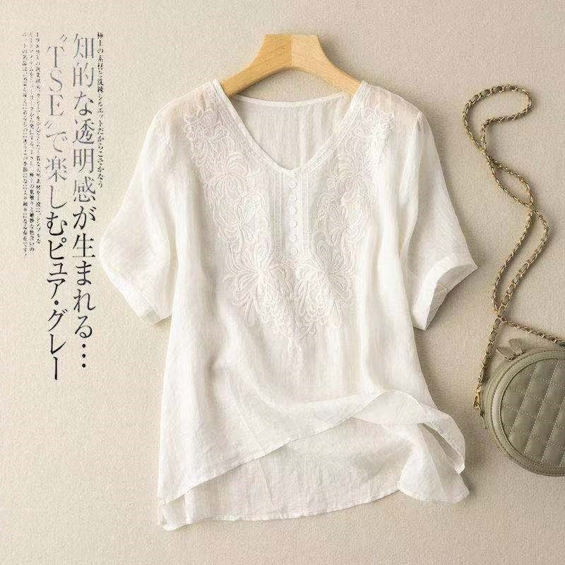 Women's Plus-Size Relaxed Fit Short-Sleeved Embroidery Tee For Summer