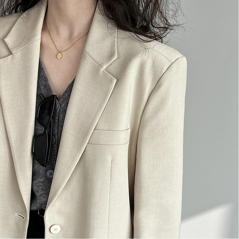 Sophisticated Suit Jacket crafted from Vertical Sensation TR Fabric