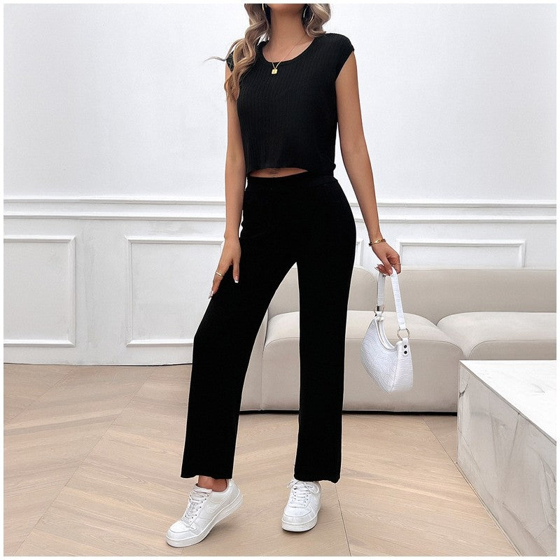 Chic Slim-Fit Monochrome Round Neck Sweater Ensemble