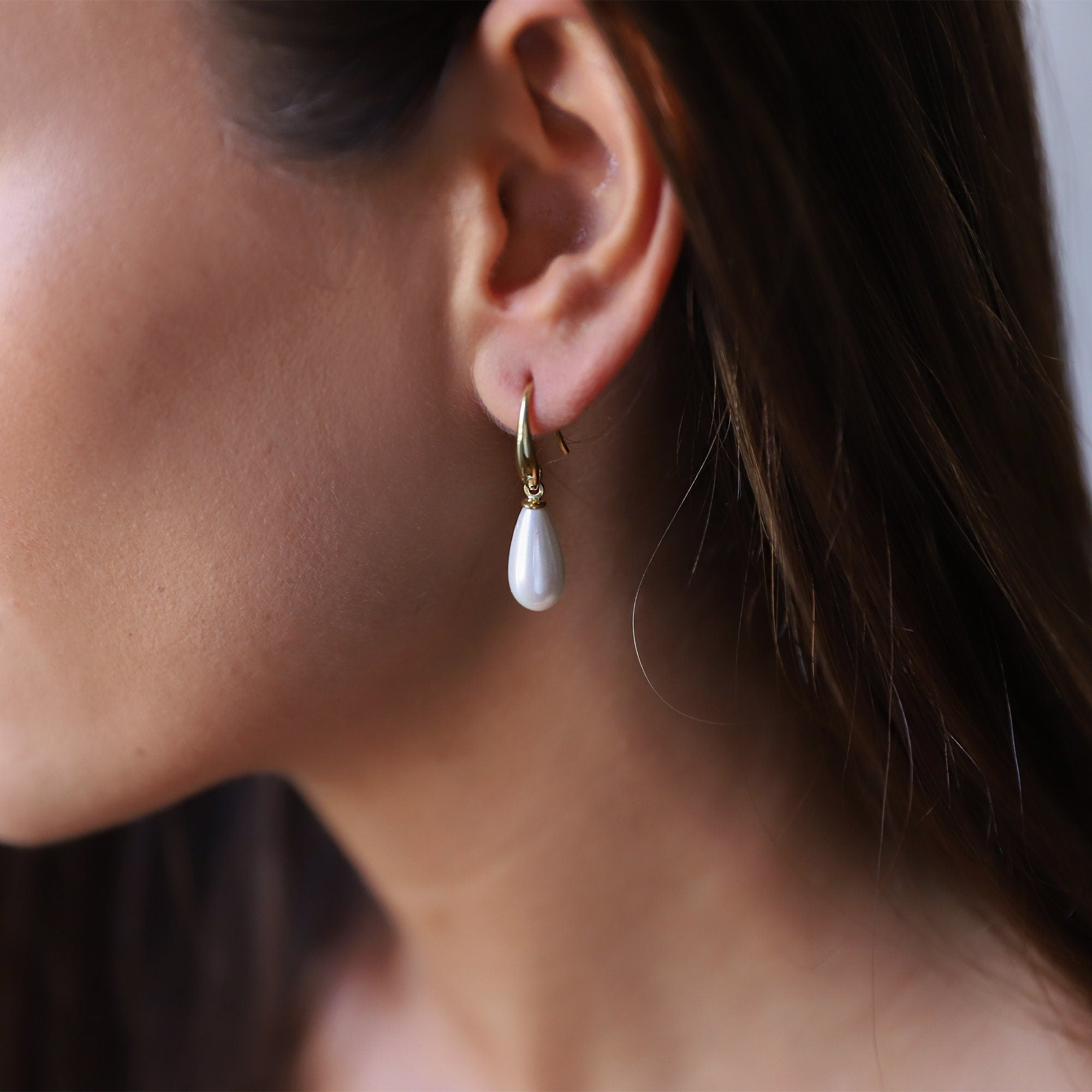 Luxe Pearl Drop Earrings - Iridescent Mother of Pearl Elegance