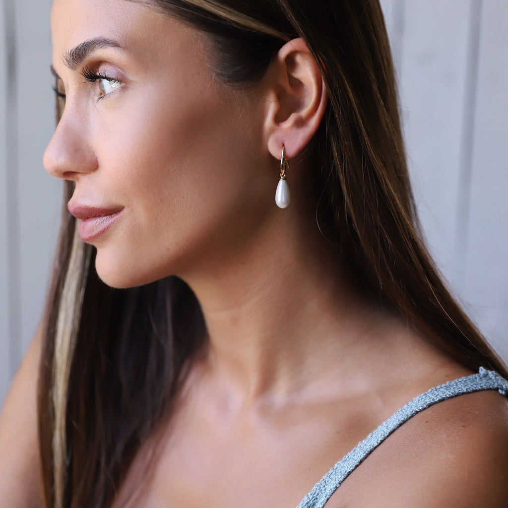 Luxe Pearl Drop Earrings - Iridescent Mother of Pearl Elegance