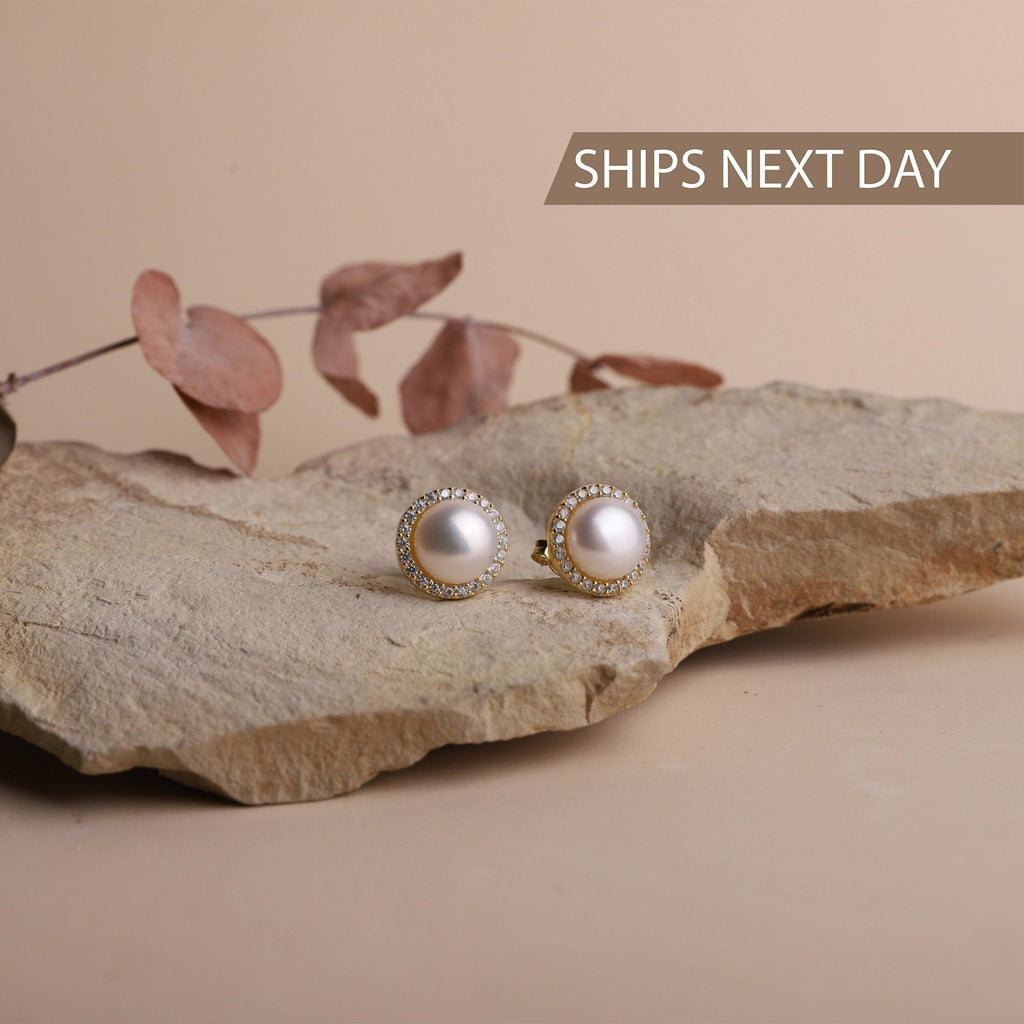 Elegant Sparkle Pave Earrings - Stunning Silver Pearl & Cubic Zirconia Studs