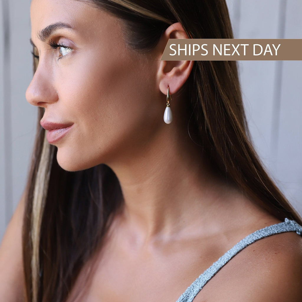 Luxe Pearl Drop Earrings - Iridescent Mother of Pearl Elegance