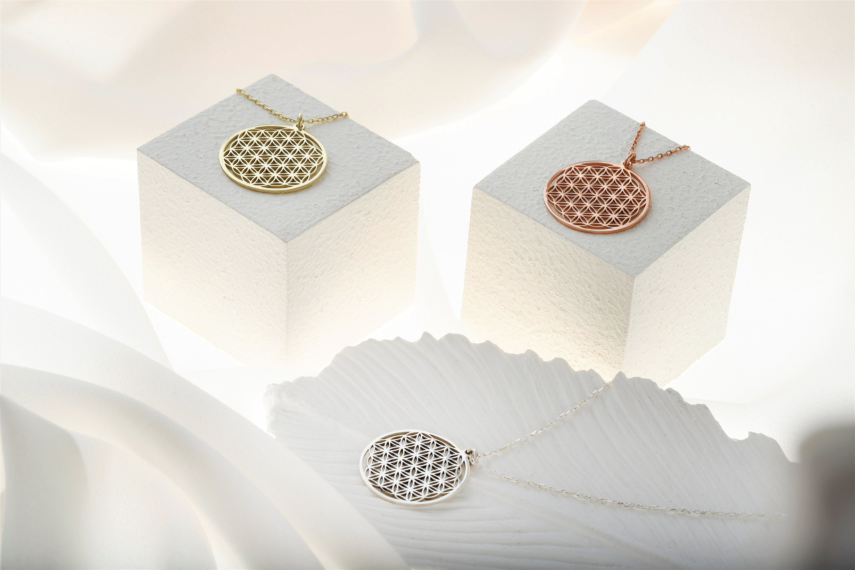 Life Harmony Flower of Life Pendant Necklace - Radiate Positive Energy and Connection
