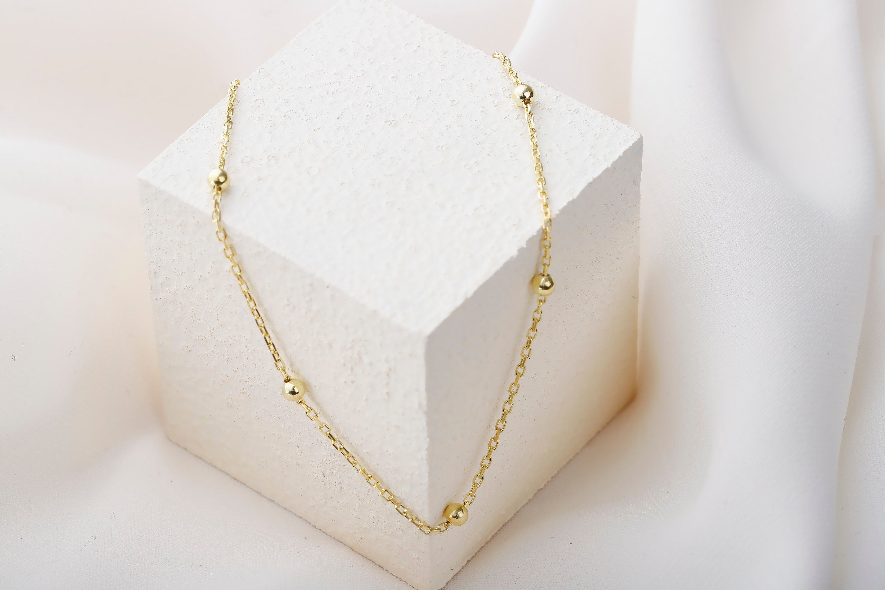 LuxeOrbit Satellite Chain Bracelets - Dazzling Celestial Design for Effortless Elegance