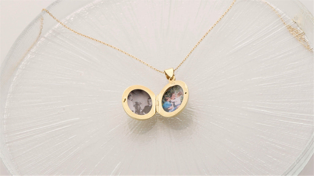 Personalized Silver Photo Locket Necklace