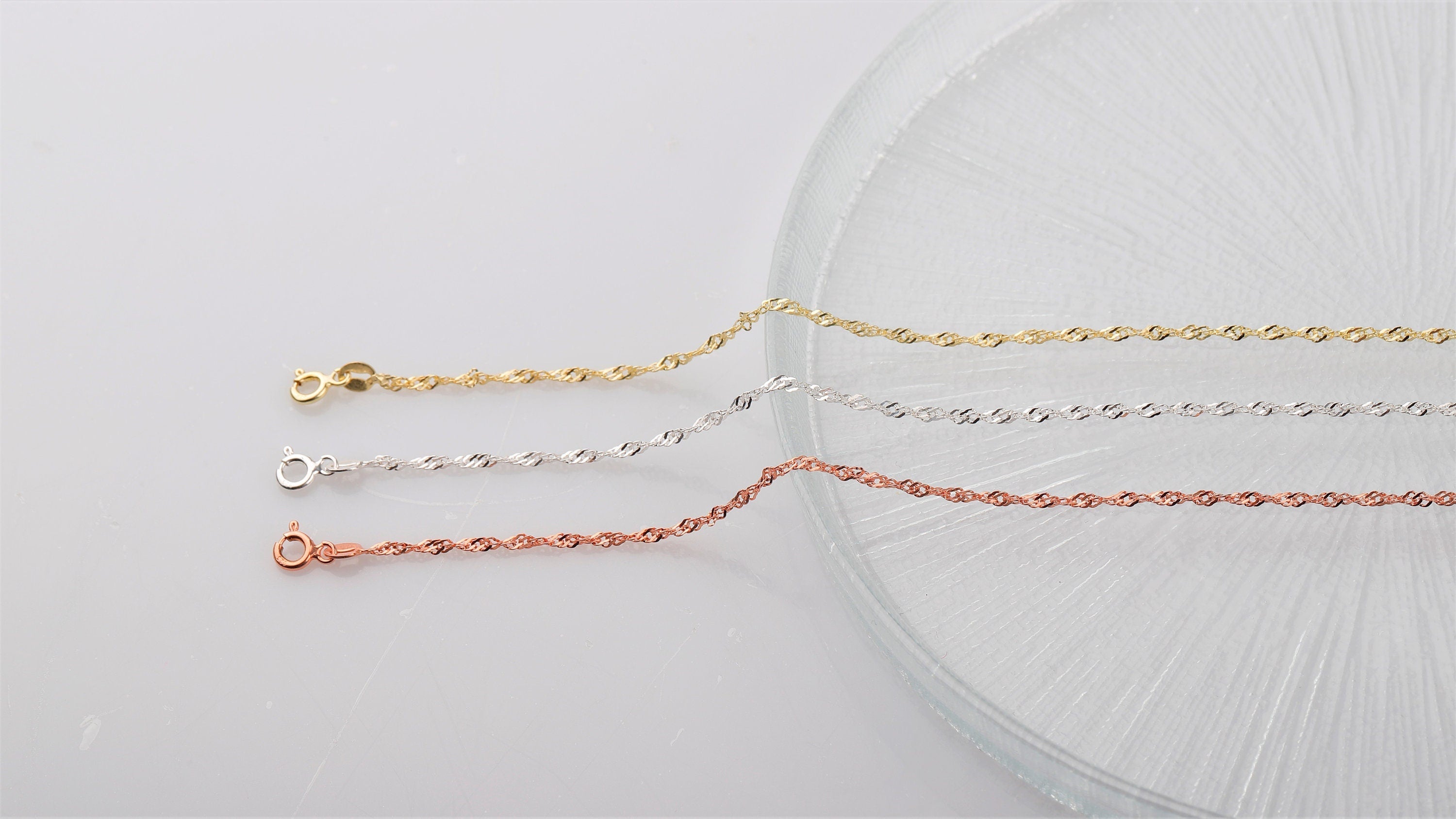 Shimmering Singapore Twist Chain Necklace | Luxurious Elegance for Every Occasion