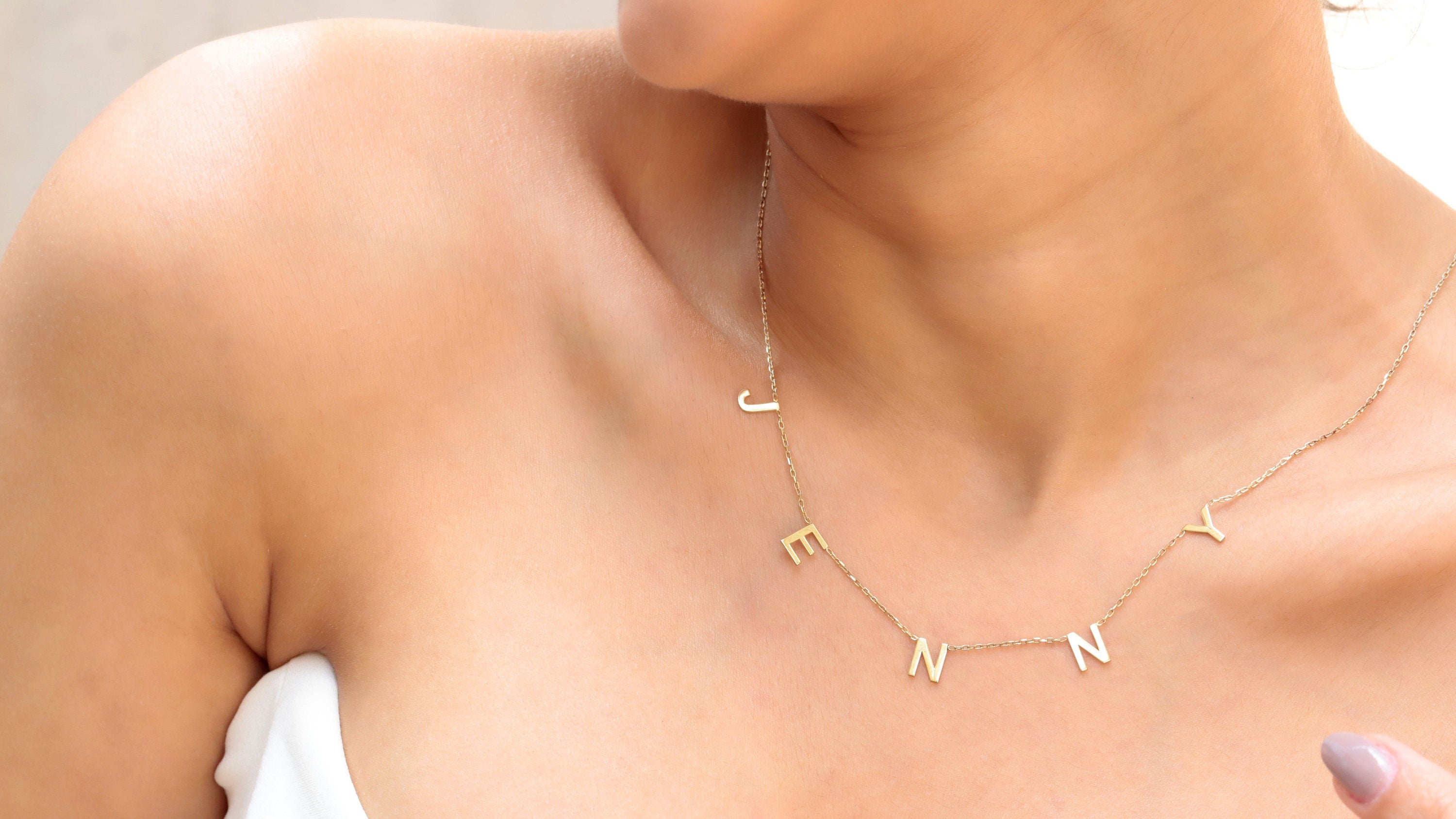 Personalized Initial Letter Necklace - Dazzling Customizable Jewelry for Unique Expression