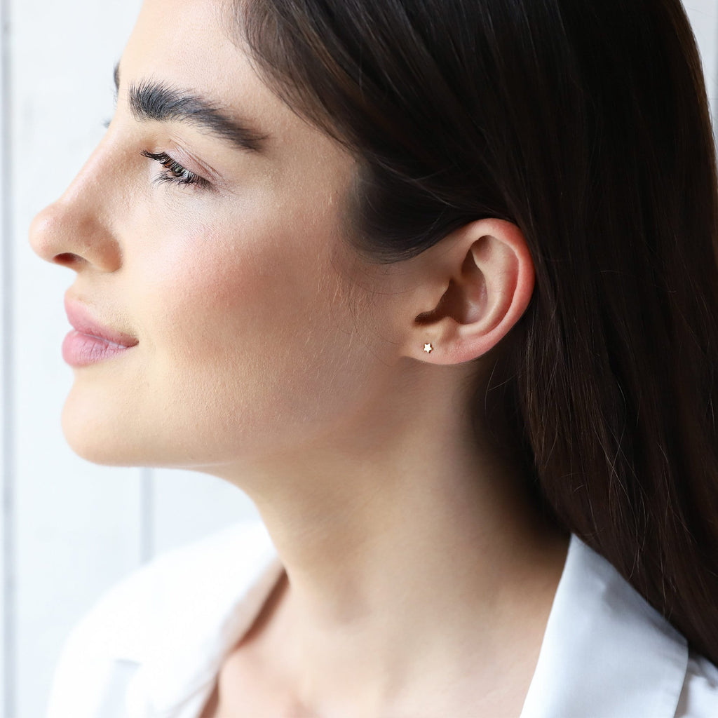 Shimmer & Shine Mini Star Stud Earrings - Dazzling Celestial Design for a Touch of Glam