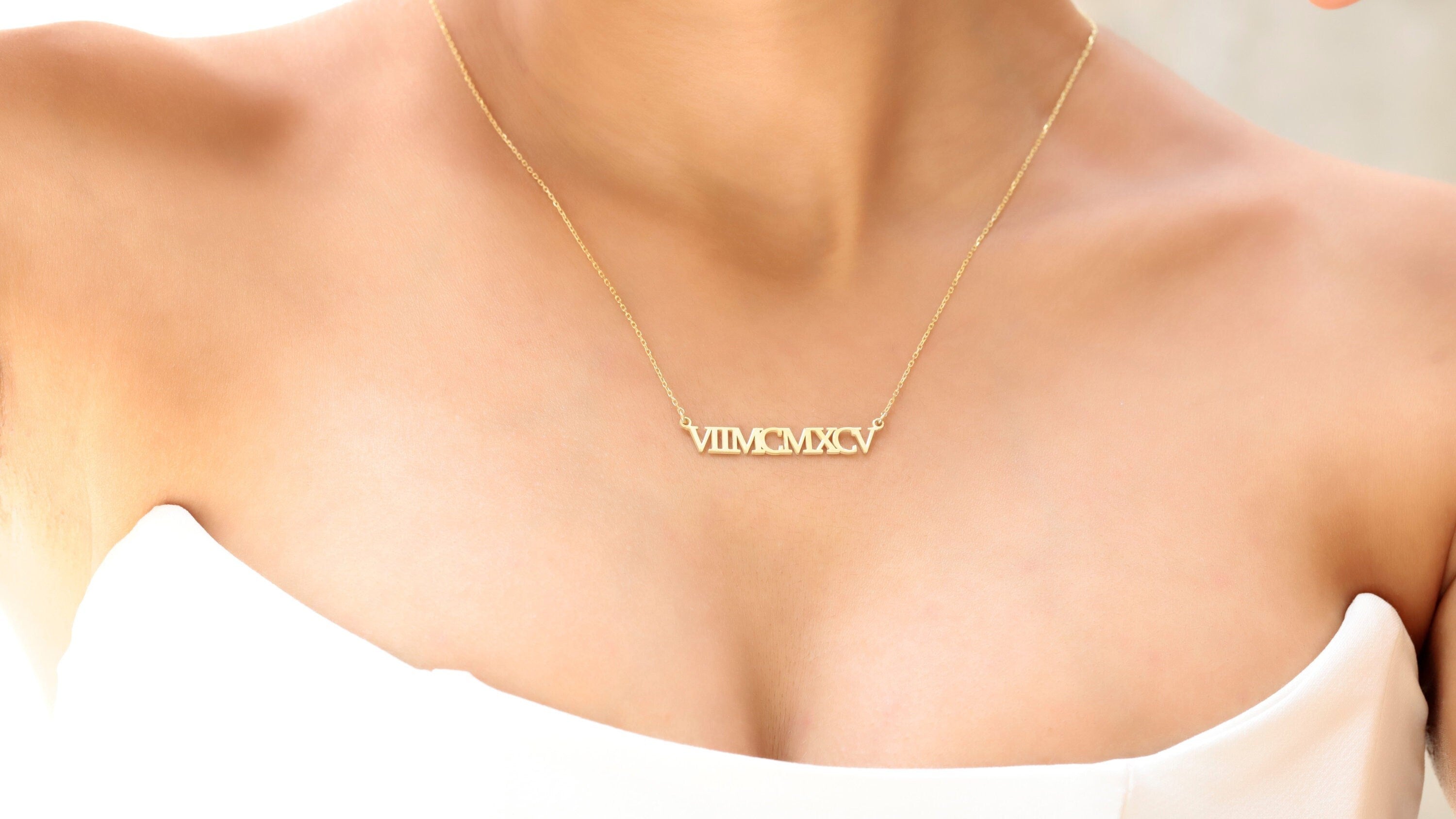 Timeless Elegance Roman Numerals Necklace - A Symbol of Love and Adventure