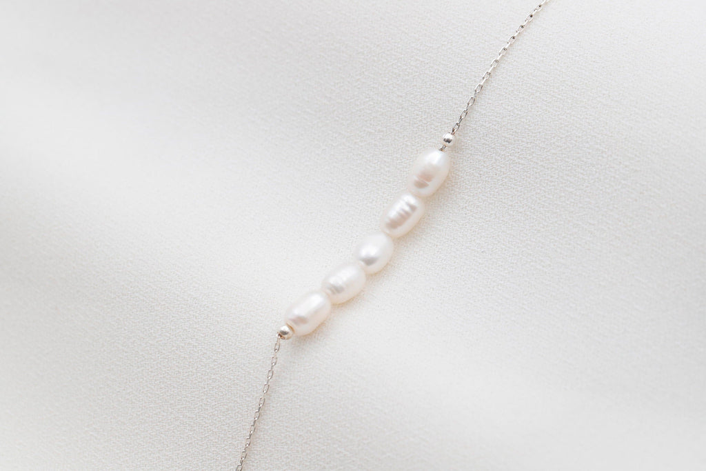 LuxePearls Stunning Freshwater Pearl Bracelet - Timeless Elegance for Every Occasion