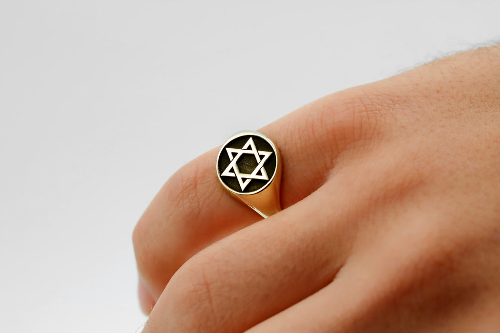 Magen David Engraved Signet Ring | Stunning Star of David Design