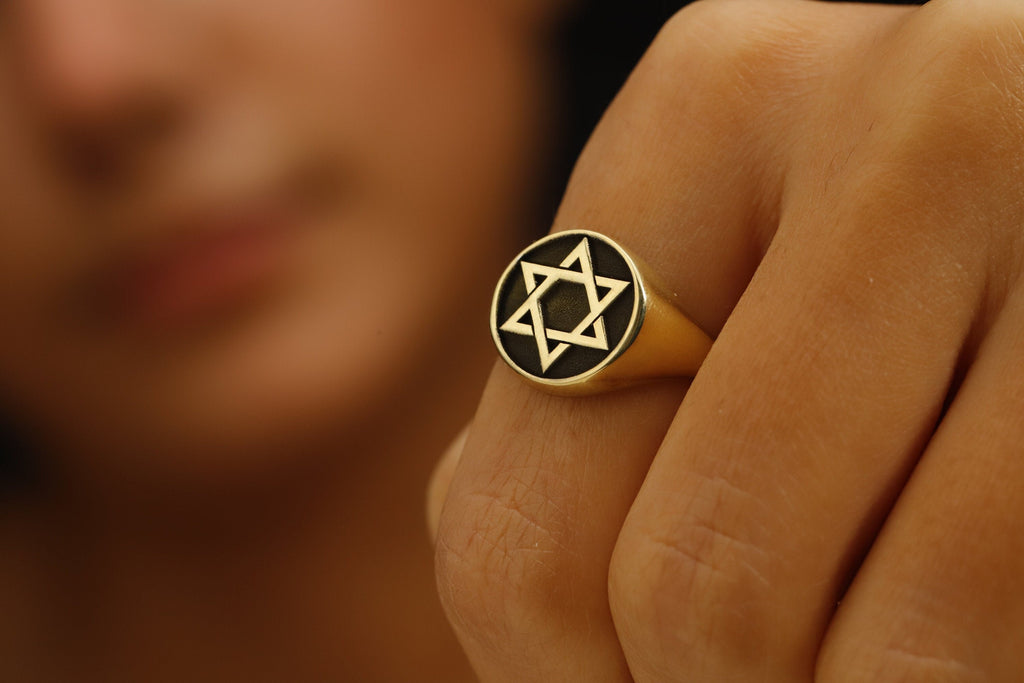 Magen David Engraved Signet Ring | Stunning Star of David Design