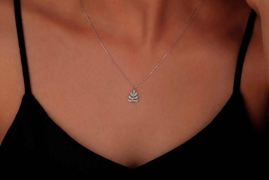 Radiant Jewel Diamond Leaf Pendant Necklace – Exquisite Monstera Leaf Design, Perfect Tropical Charm for Every Occasion