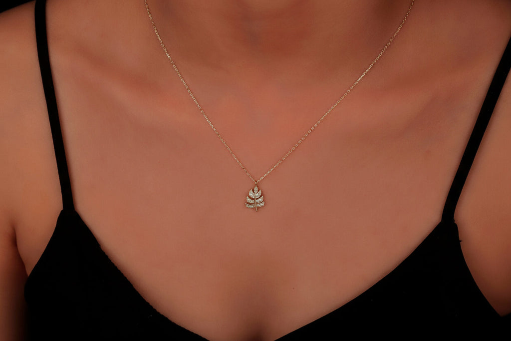 Radiant Jewel Diamond Leaf Pendant Necklace – Exquisite Monstera Leaf Design, Perfect Tropical Charm for Every Occasion