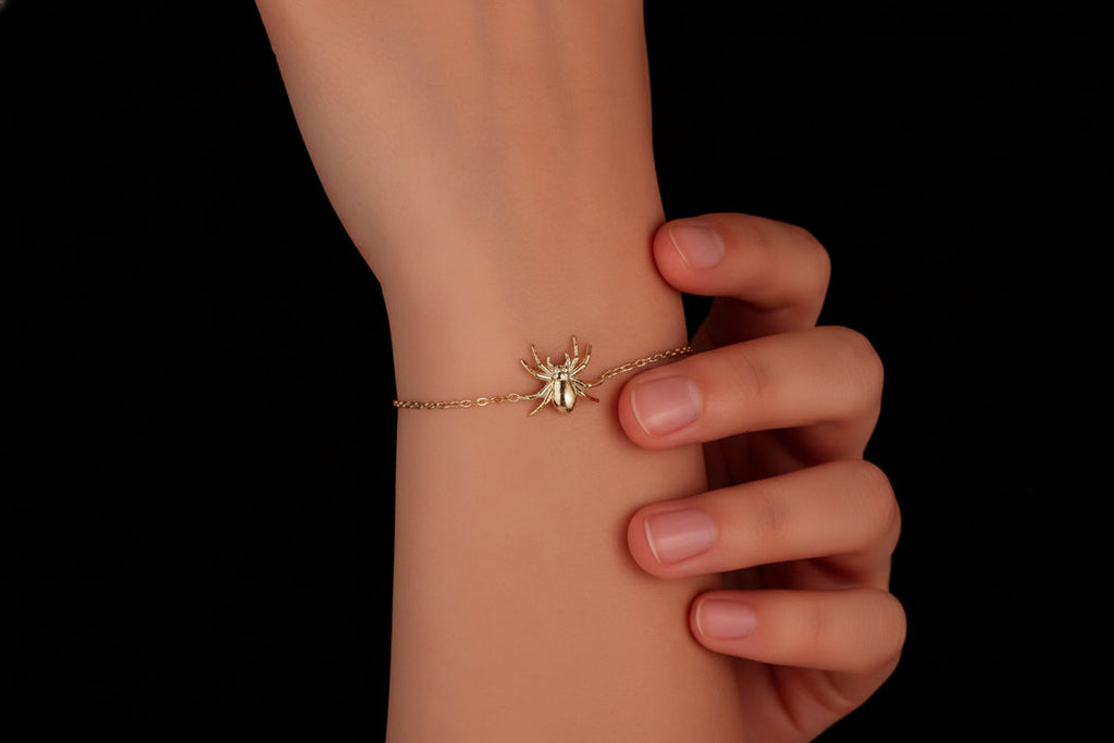 Gothic Charm Realistic 3D Spider Bracelet in 14K Gold & Silver | Unique Creepy Jewelry for Spooky Season