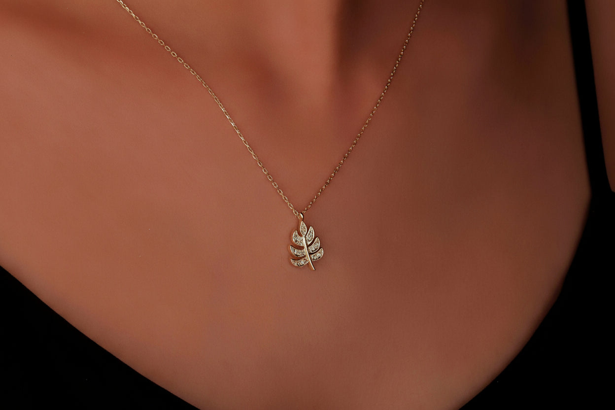 Radiant Jewel Diamond Leaf Pendant Necklace – Exquisite Monstera Leaf Design, Perfect Tropical Charm for Every Occasion