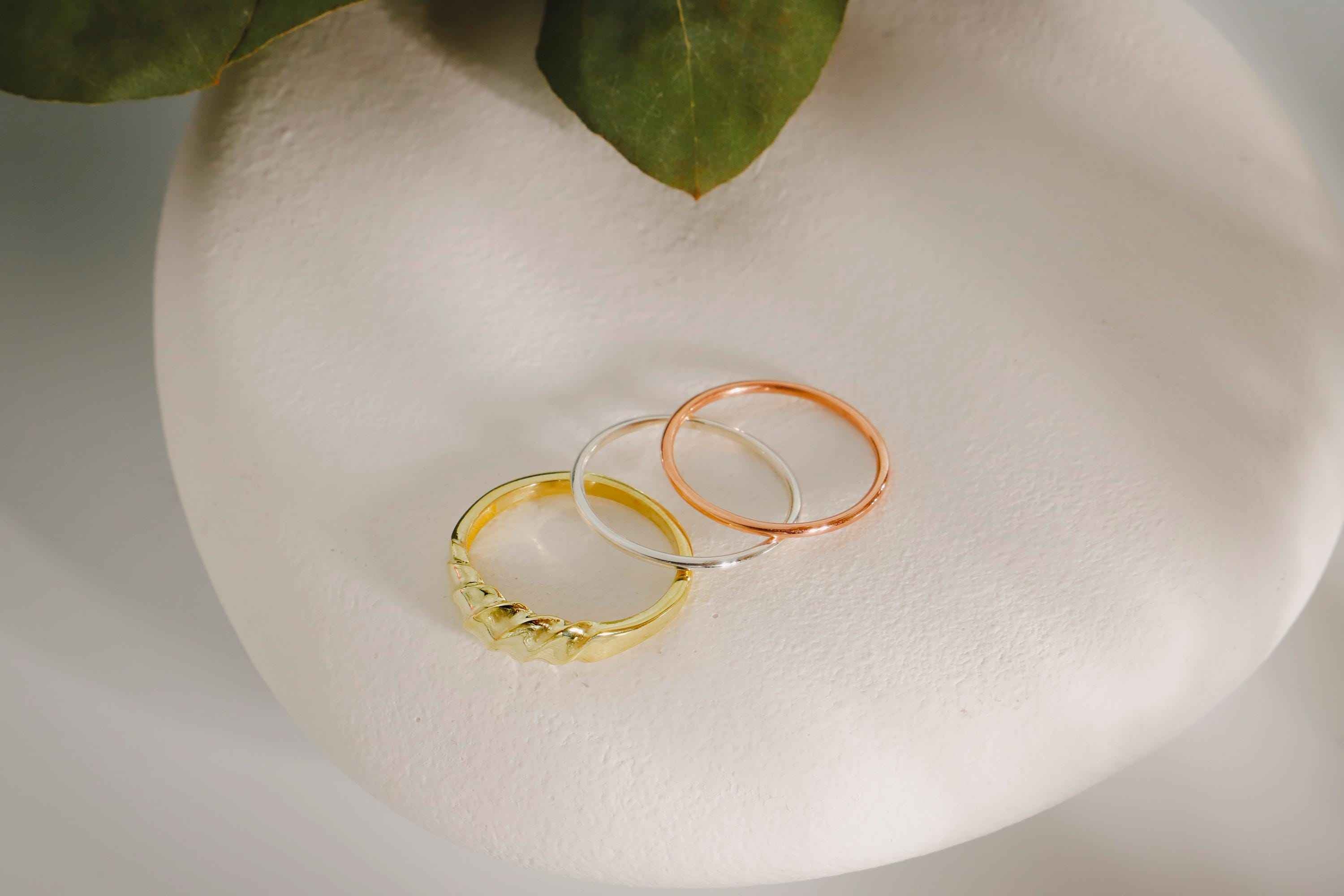Bold & Chic Croissant Ring Set - 2 Twisted Bands & Statement Dome Ring, Elevate Your Style!