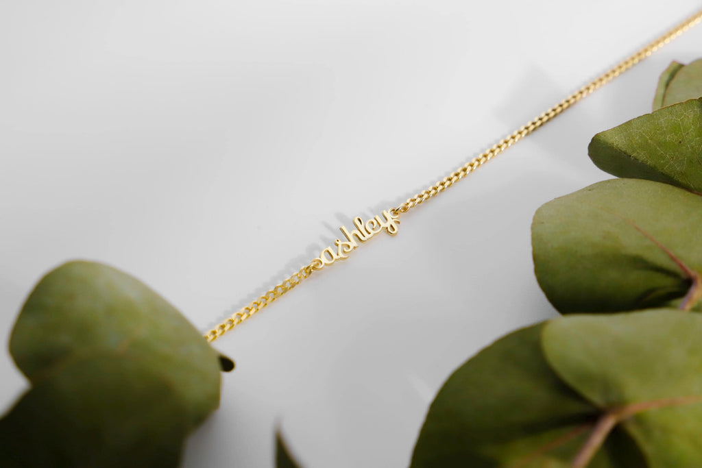 Gleam Jewelry Personalized Name Necklace with Elegant Curb Chain