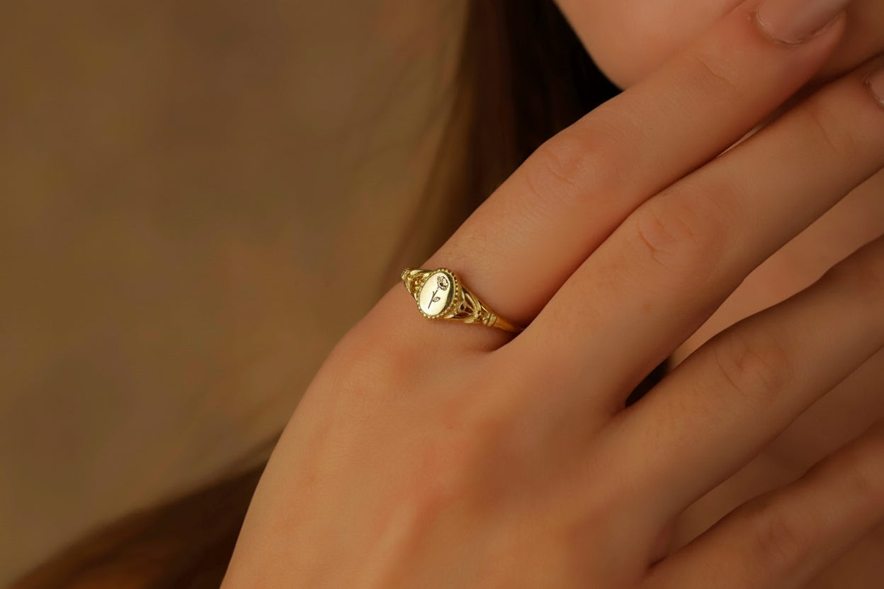 Floral Signet Ring - Personalized 18K Gold Filled Birth Flower Ring for Stackable Vintage Style