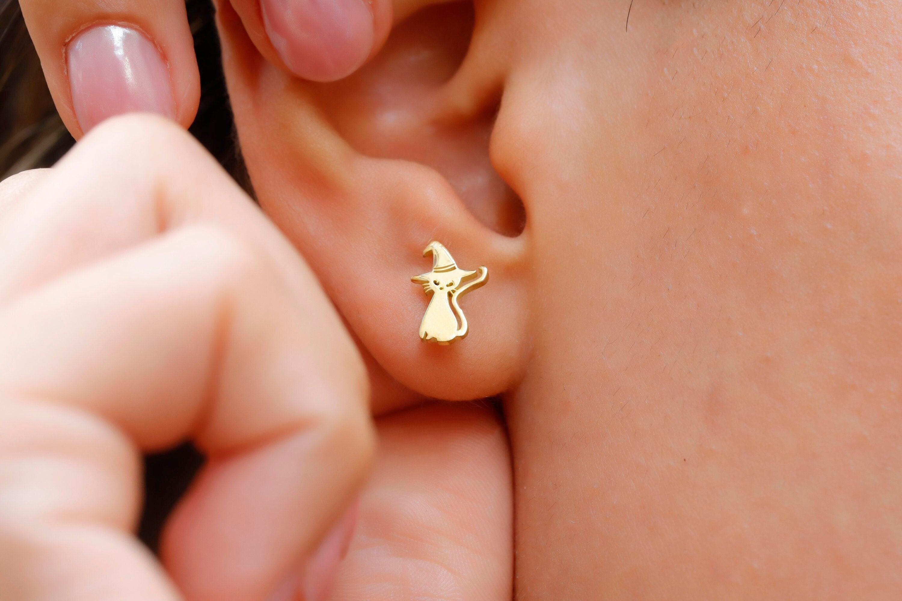 Witchy Vibes: Enchanting Cat Earrings for Spooky Style