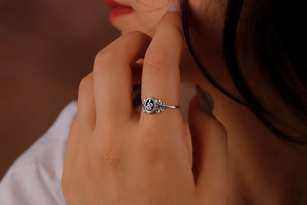 Pinky Jewelry Co. Bold Pinky Snake Signet Ring - Unique Design for Standout Style
