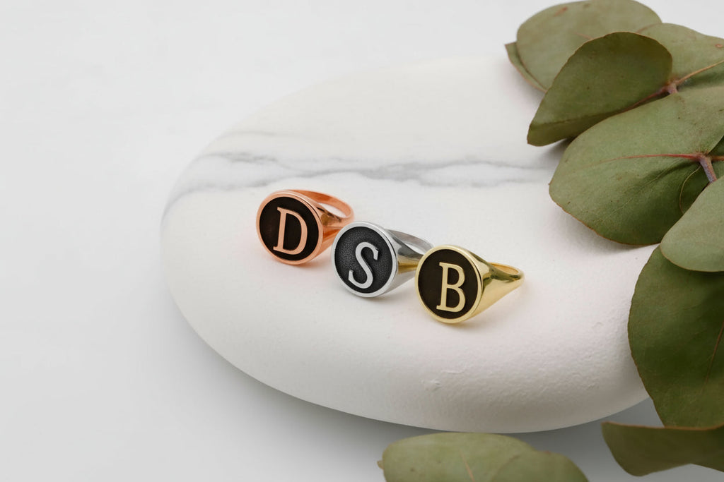 Intertwined Initial Signet Ring - Personalize Your Style with Elegant Customization