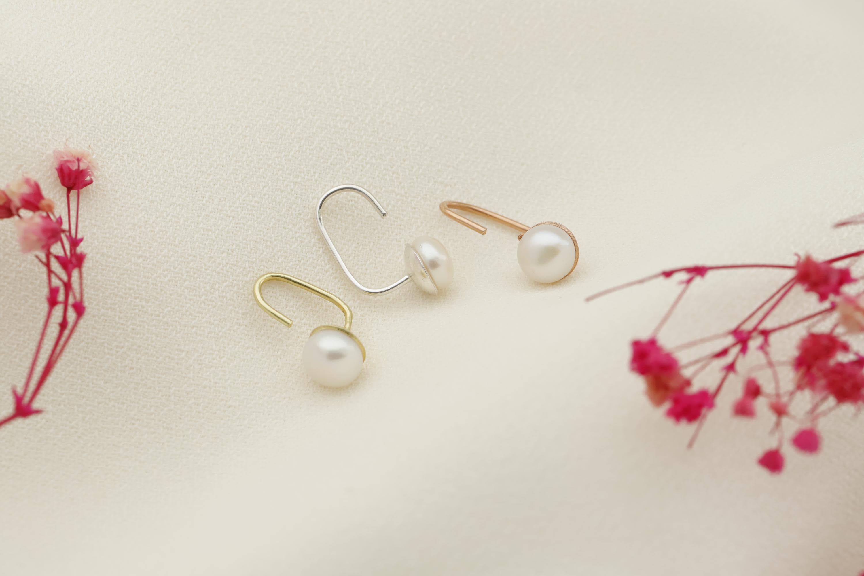 Elegant Pearl Stud Earrings - Perfect Wedding Gifts for Bridesmaids