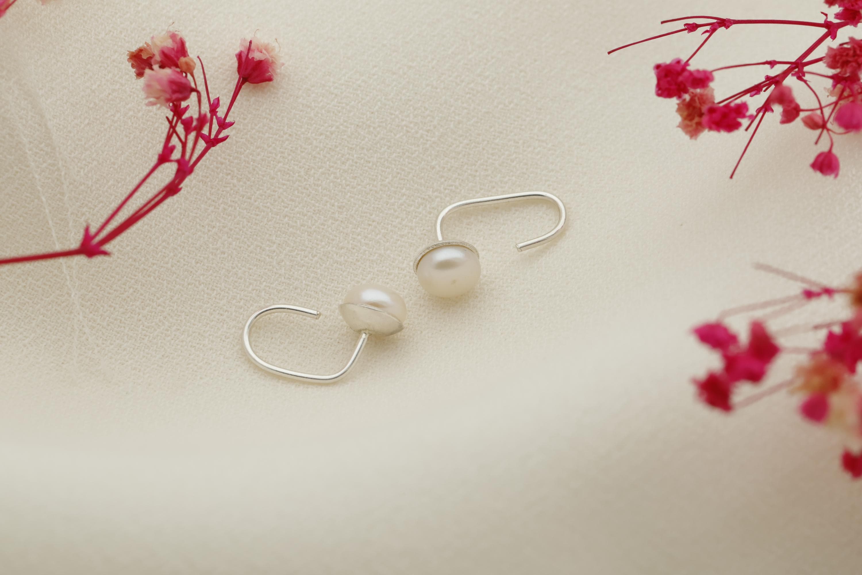 Elegant Pearl Stud Earrings - Perfect Wedding Gifts for Bridesmaids