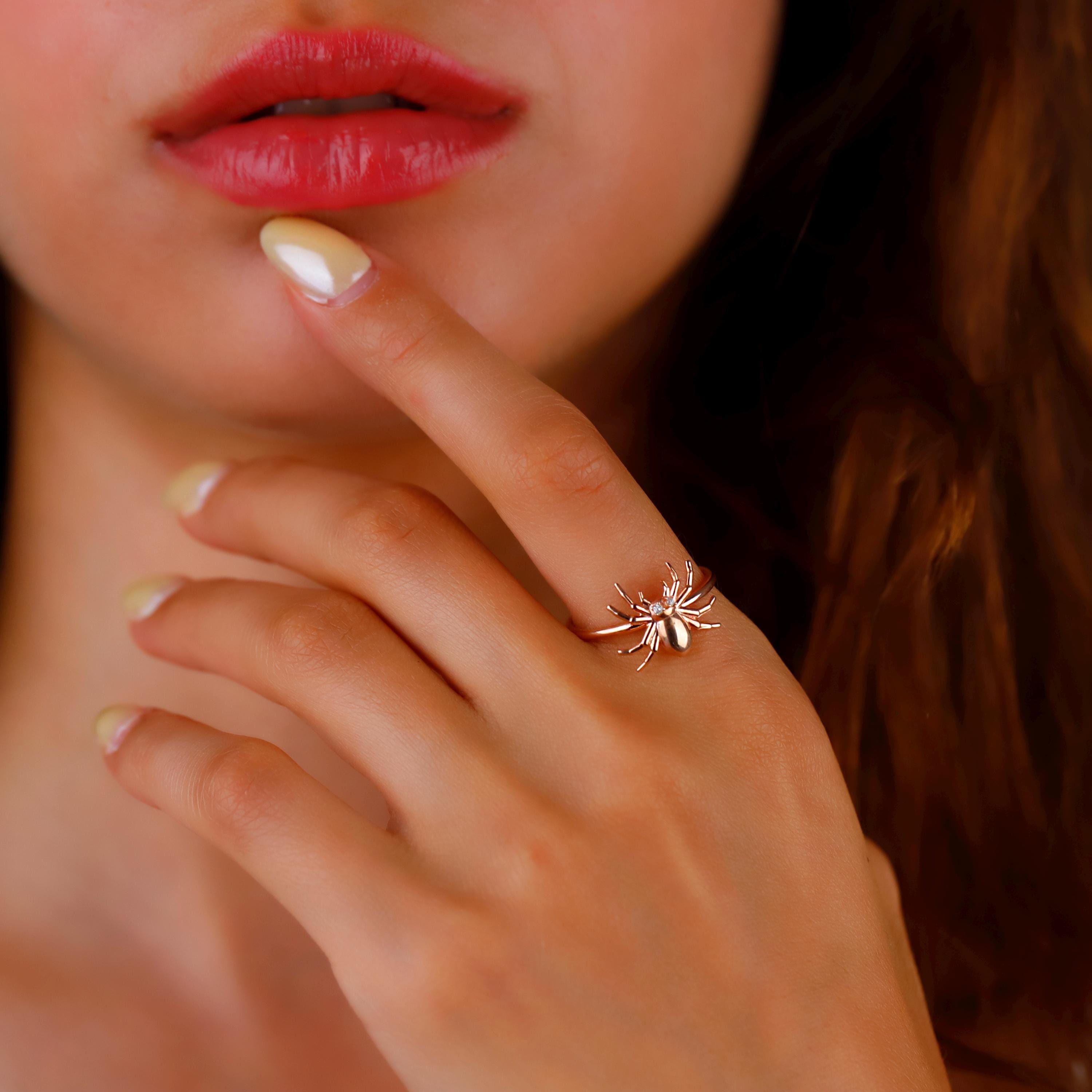 Mystic Aura Spider Ring in 925 Sterling Silver