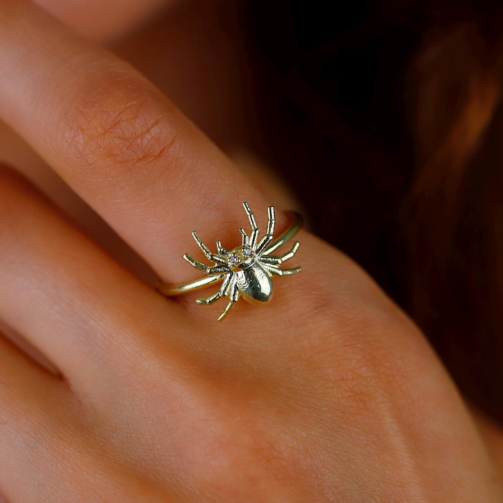 Mystic Aura Spider Ring in 925 Sterling Silver