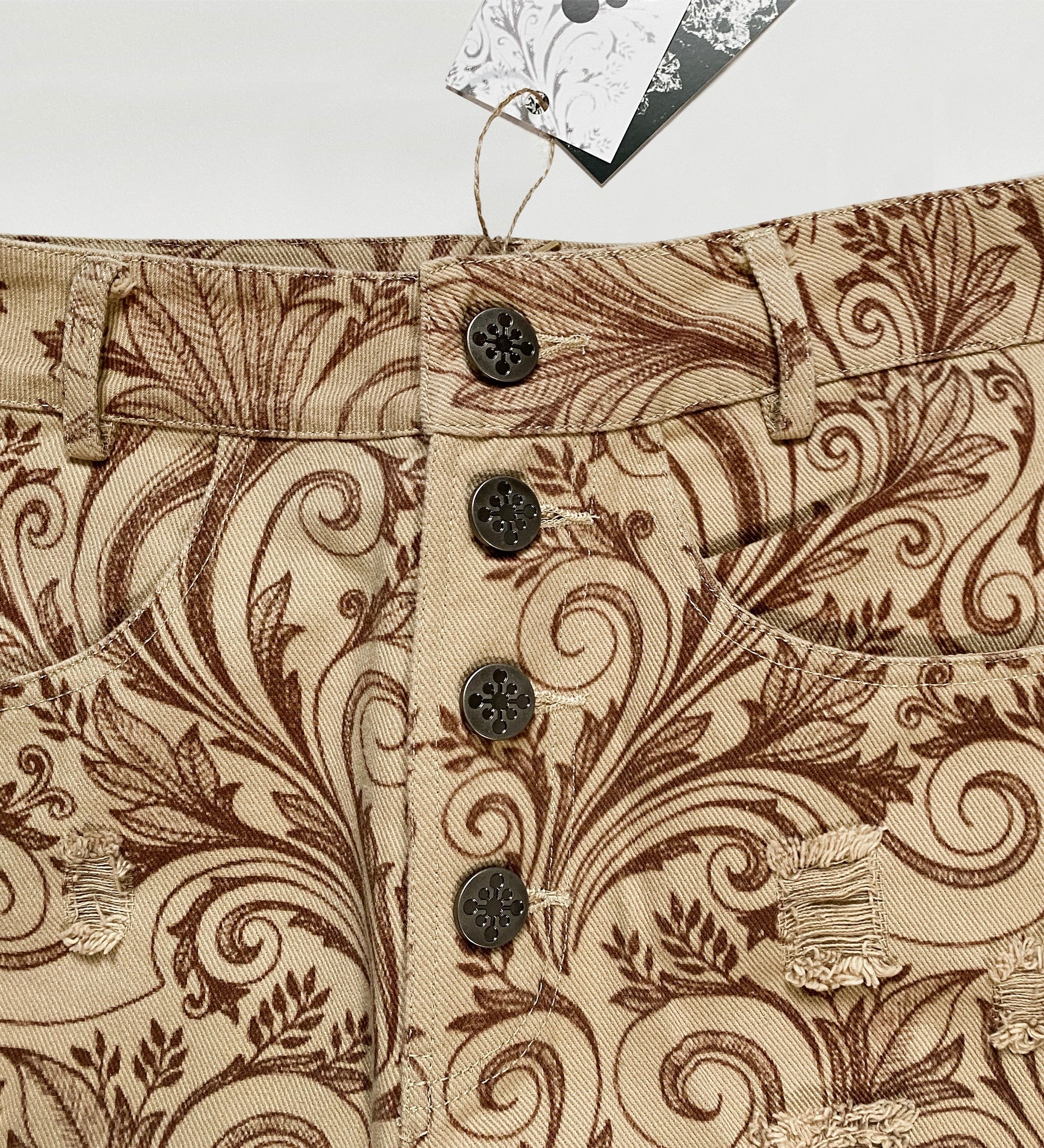 TAN FLORAL SCAV DENIM