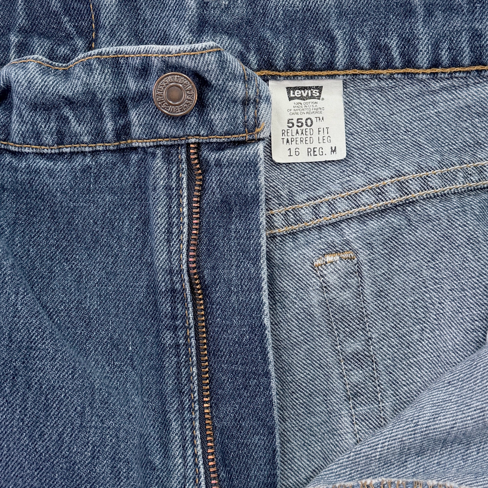 Levi's Women's Vintage 90s 550 Relaxed Fit Tapered Leg - Tagged Size 16 (33x30)