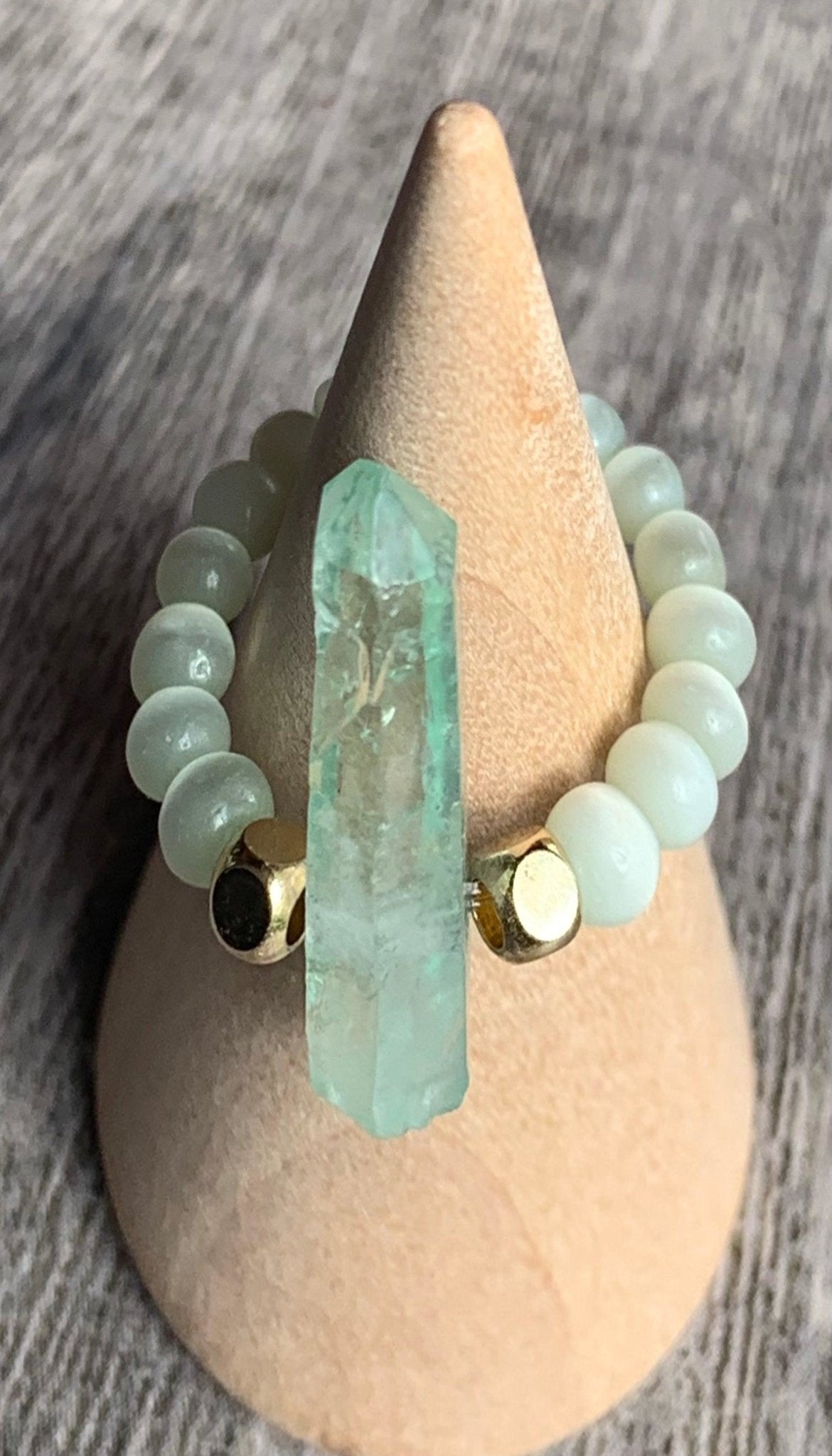 Lucille Handmade Light Green Quartz and Cats Eye Expandable Ring