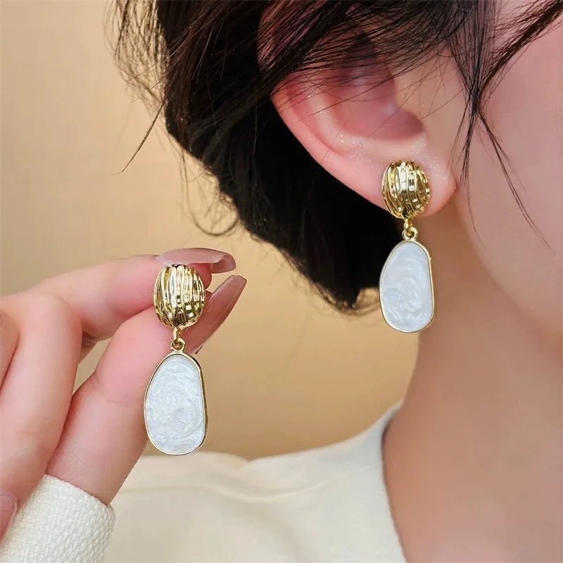 Pearl Oasis Oval Dangle Earrings