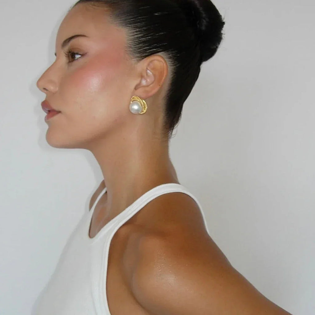 Tender Pearl Earrings